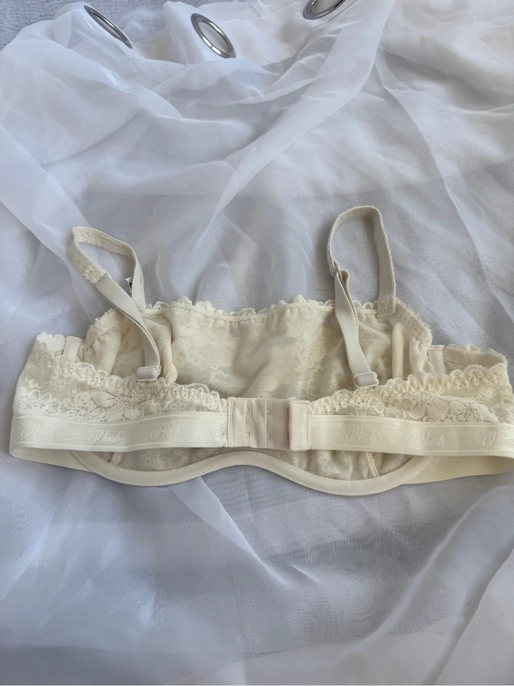 Victoria’s Secret PINK Wink Scoop Bra | L | White | Unlined Bralette | NWT